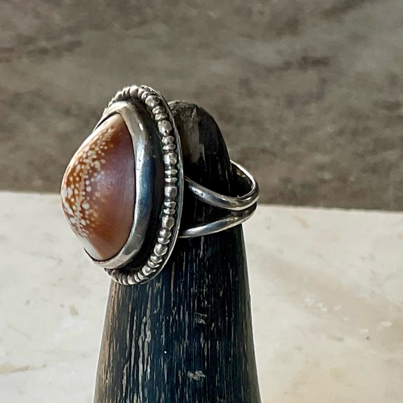 RING Sterling Silver & Cowrie Shell - Picture 3 of 6